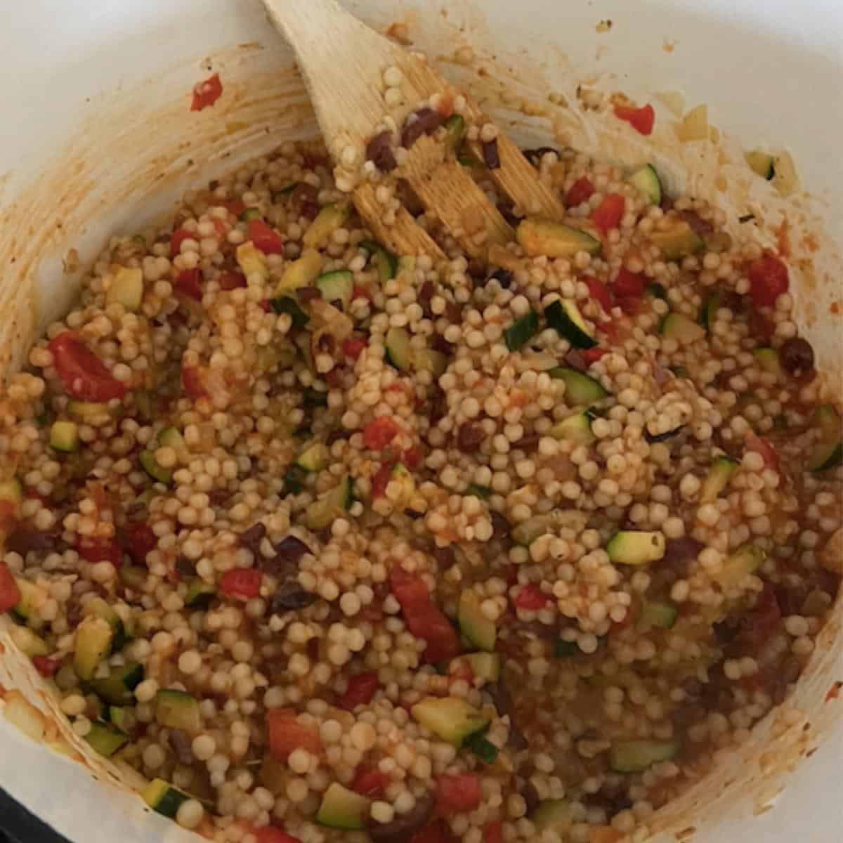 couscous filling in dutch oven
