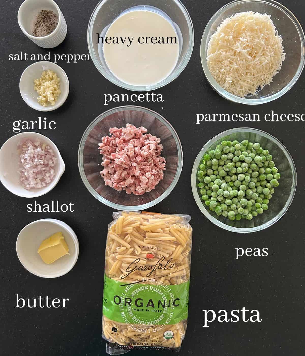 Ingredients for pancetta pea pasta.