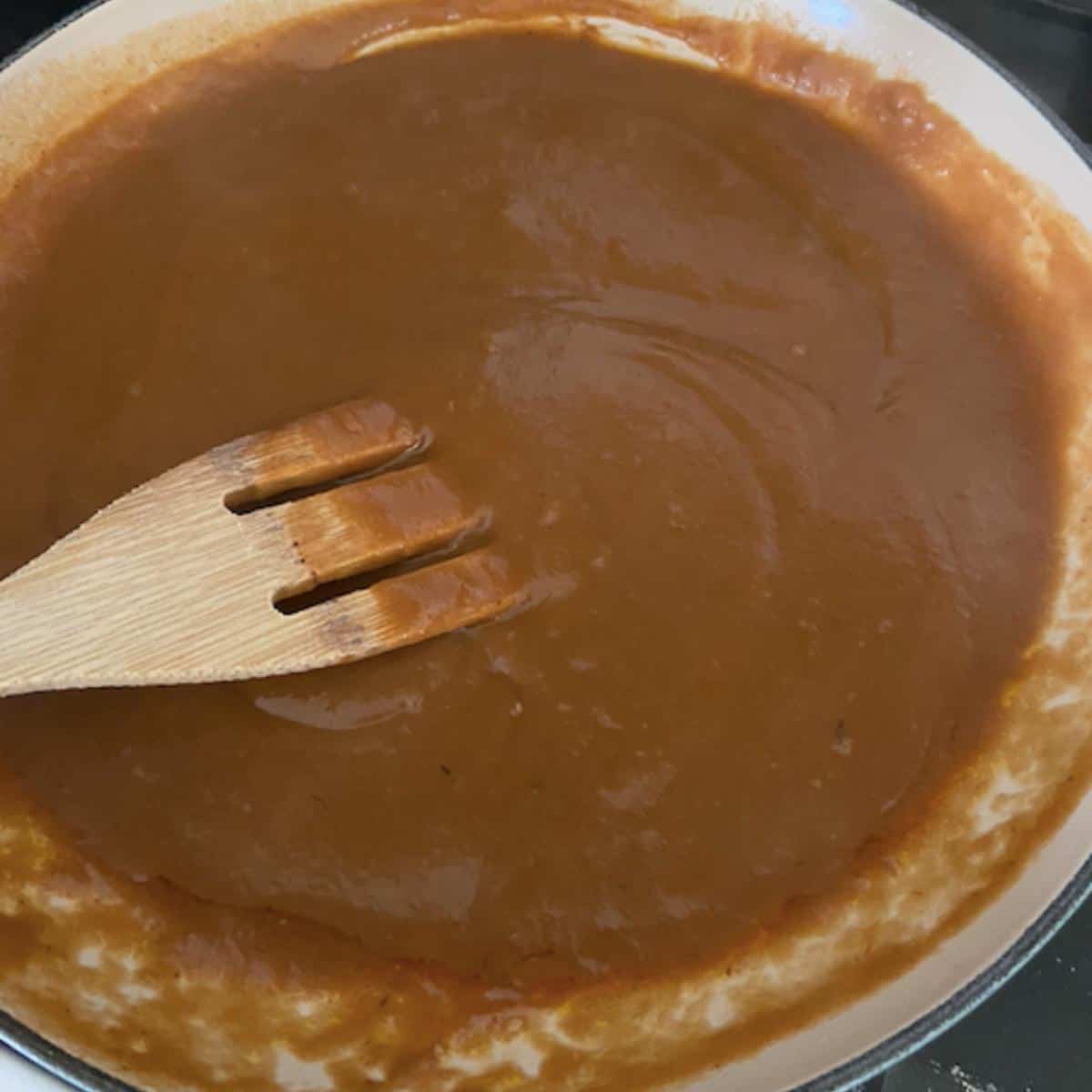 brown gravy in skillet