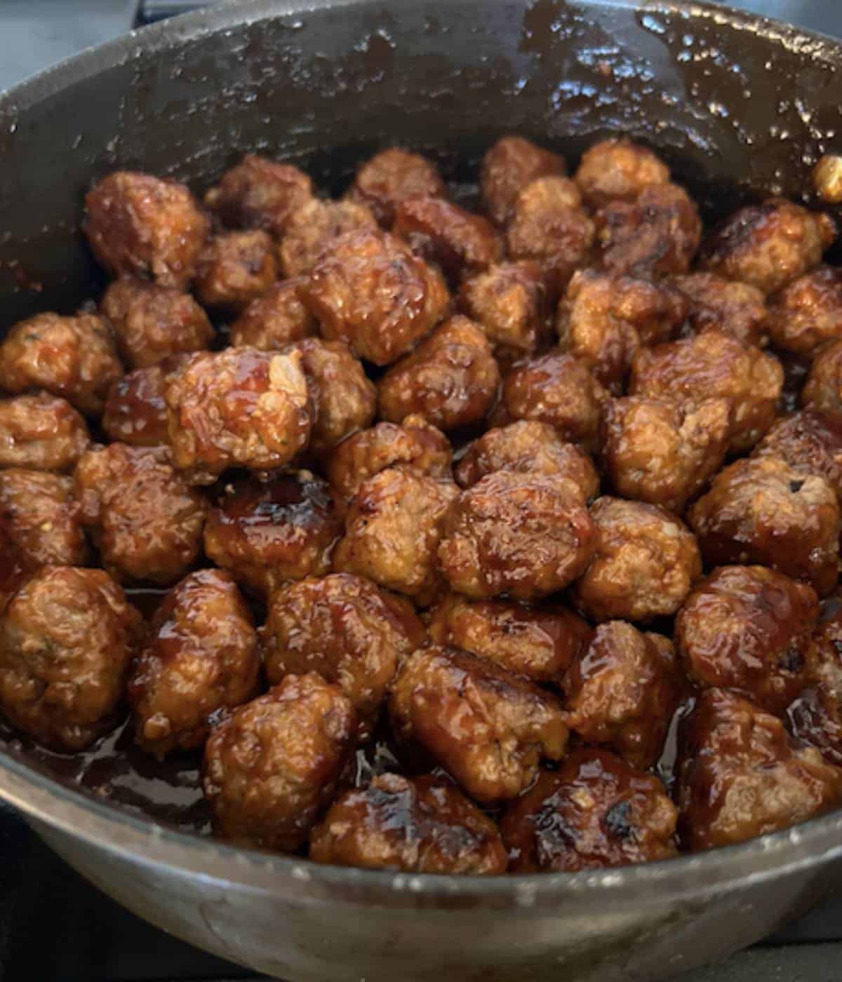Mini meatballs tossed in sweet and sour sauce.