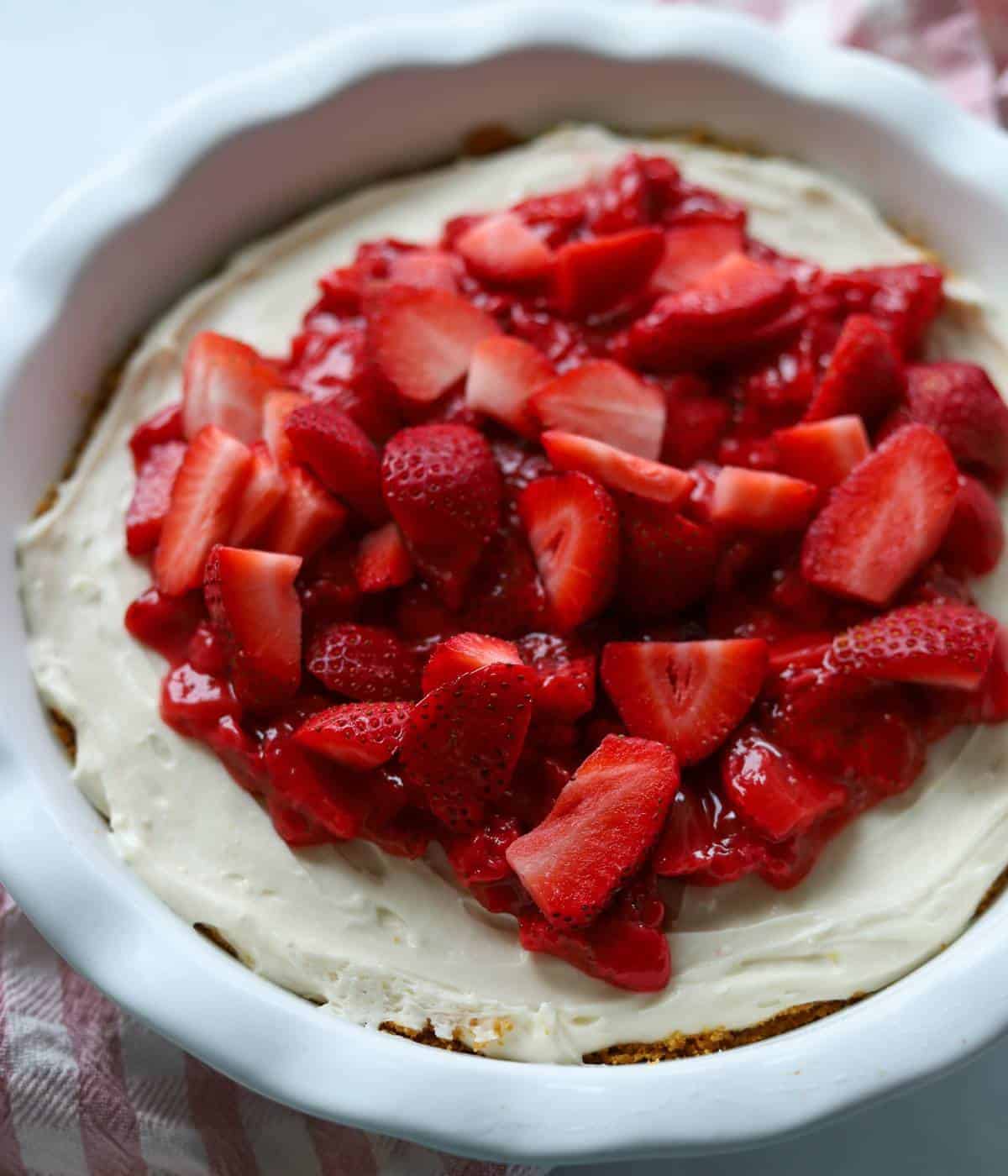 Strawberry pie with cream cheese. 