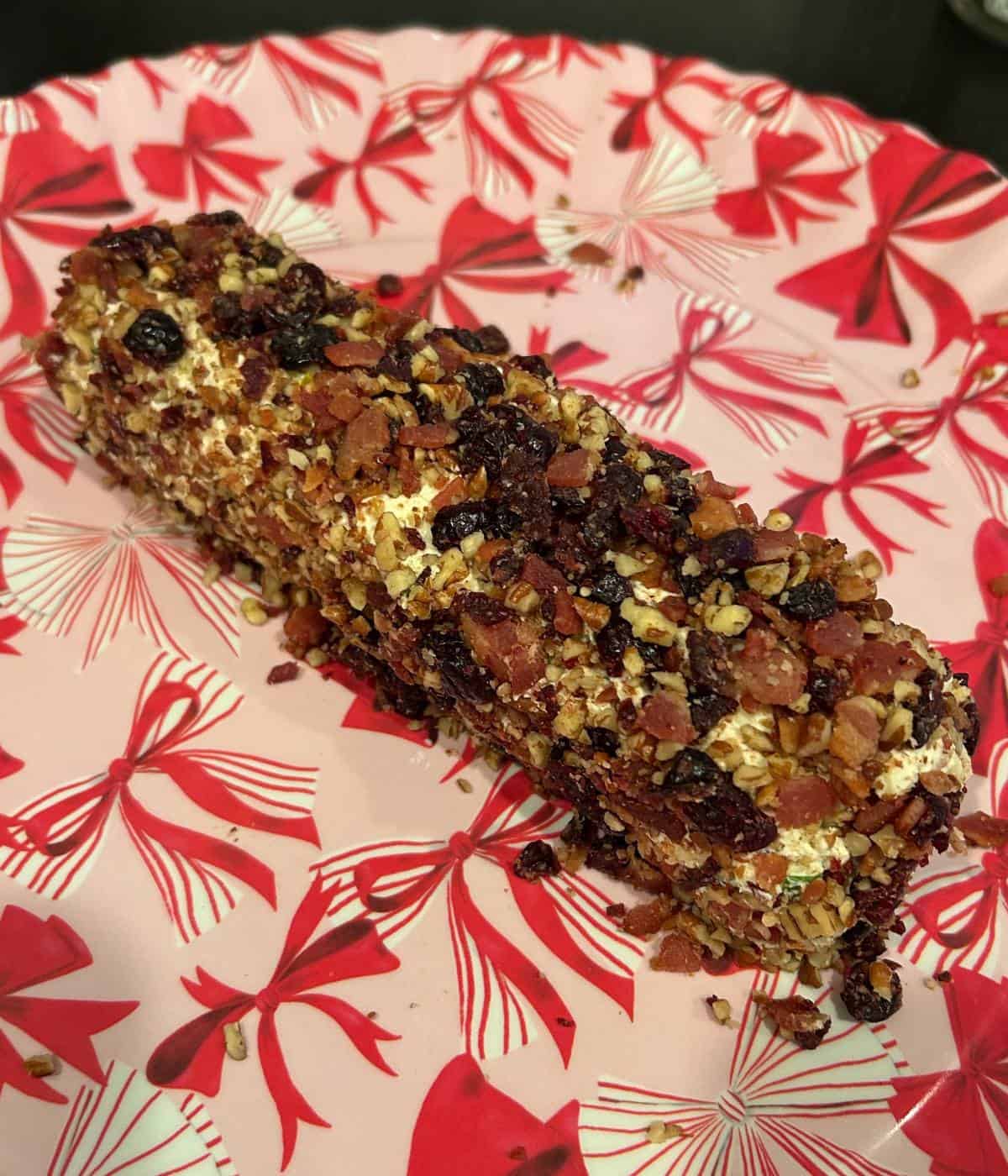 Topping on cheese log.